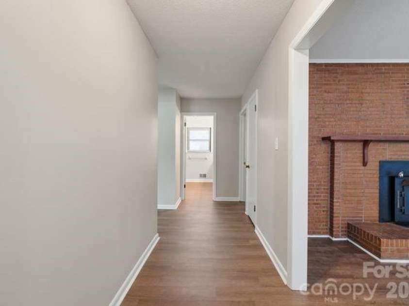 100 Piedmont Drive, Kannapolis, NC 28081.  MLS# CAR4405766, YatesRealty ID 46961. Hallway
