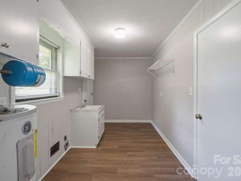 100 Piedmont Drive, Kannapolis, NC 28081.  MLS# CAR4405766, YatesRealty ID 46961. Laundry Room