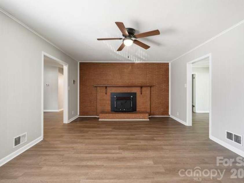 100 Piedmont Drive, Kannapolis, NC 28081.  MLS# CAR4405766, YatesRealty ID 46961. Living Room