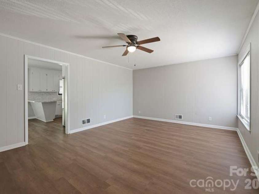 100 Piedmont Drive, Kannapolis, NC 28081.  MLS# CAR4405766, YatesRealty ID 46961. Living Room