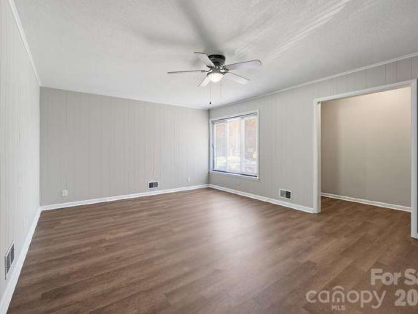 100 Piedmont Drive, Kannapolis, NC 28081.  MLS# CAR4405766, YatesRealty ID 46961. Living Room