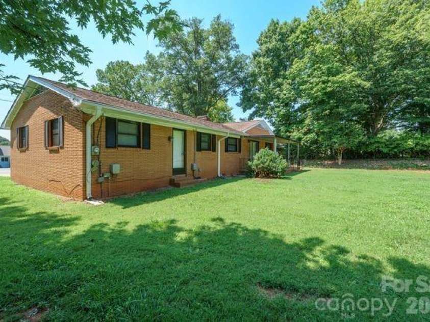 100 Piedmont Drive, Kannapolis, NC 28081.  MLS# CAR4405766, YatesRealty ID 46961. Side View