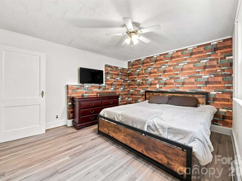 3432 Cannon Ridge Road, Lenoir, NC 28645.  MLS# CAR4418416, YatesRealty ID 46962. 