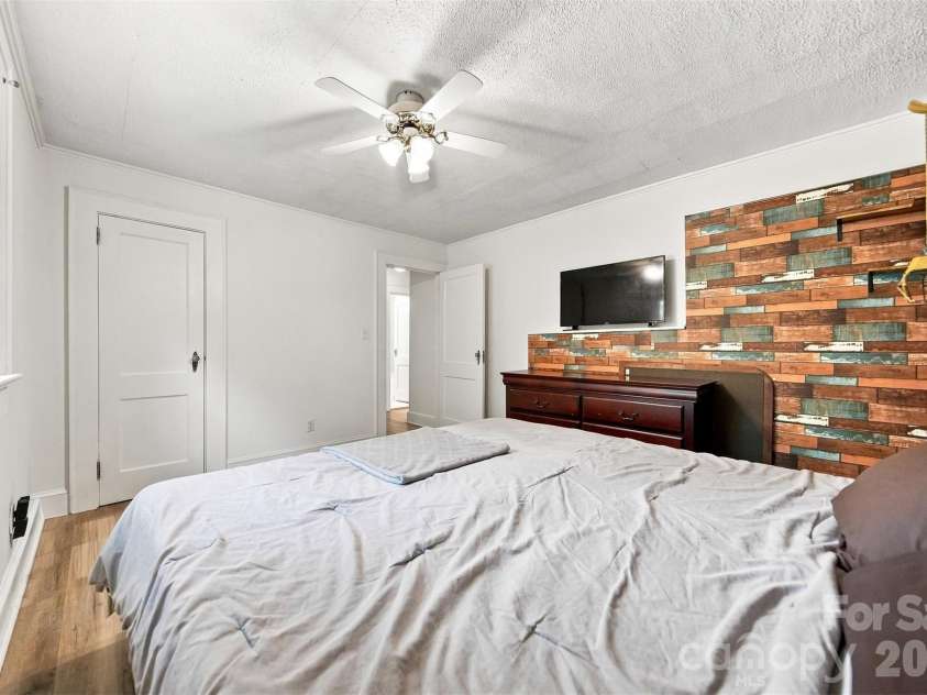 3432 Cannon Ridge Road, Lenoir, NC 28645.  MLS# CAR4418416, YatesRealty ID 46962. 