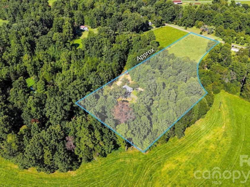 3432 Cannon Ridge Road, Lenoir, NC 28645.  MLS# CAR4418416, YatesRealty ID 46962. 