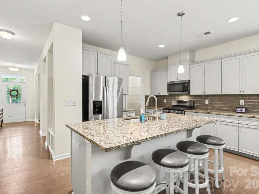 14103 Magnolia Walk Drive, Huntersville, NC 28078.  MLS# CAR4418411, YatesRealty ID 46966. 