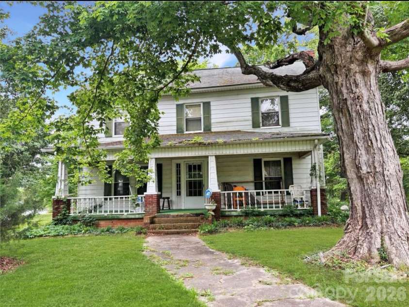 208 Main Street, Cleveland, NC 27013.  MLS# CAR4256953, YatesRealty ID 4697. 