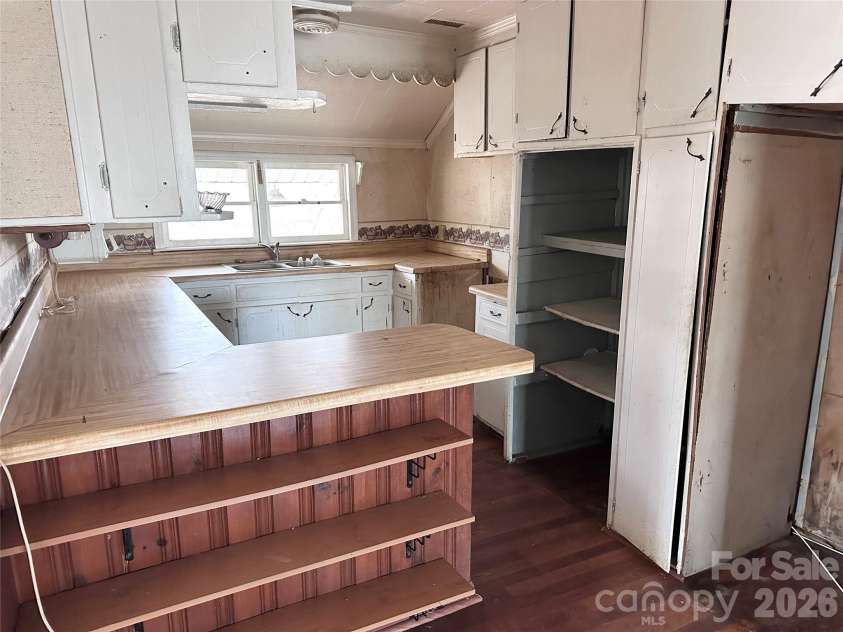 208 Main Street, Cleveland, NC 27013.  MLS# CAR4256953, YatesRealty ID 4697. 