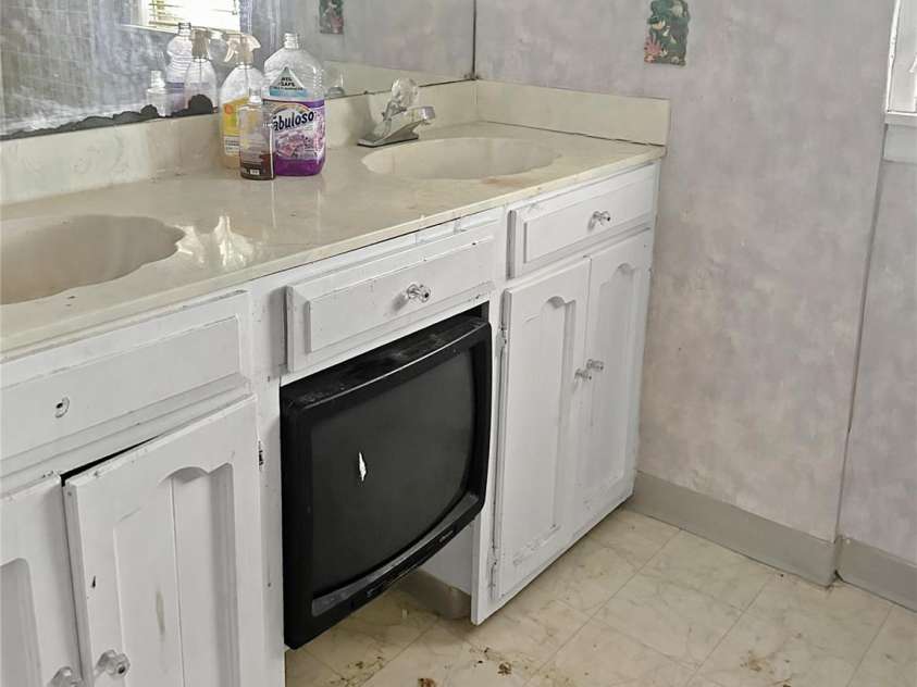 208 Main Street, Cleveland, NC 27013.  MLS# CAR4256953, YatesRealty ID 4697. 