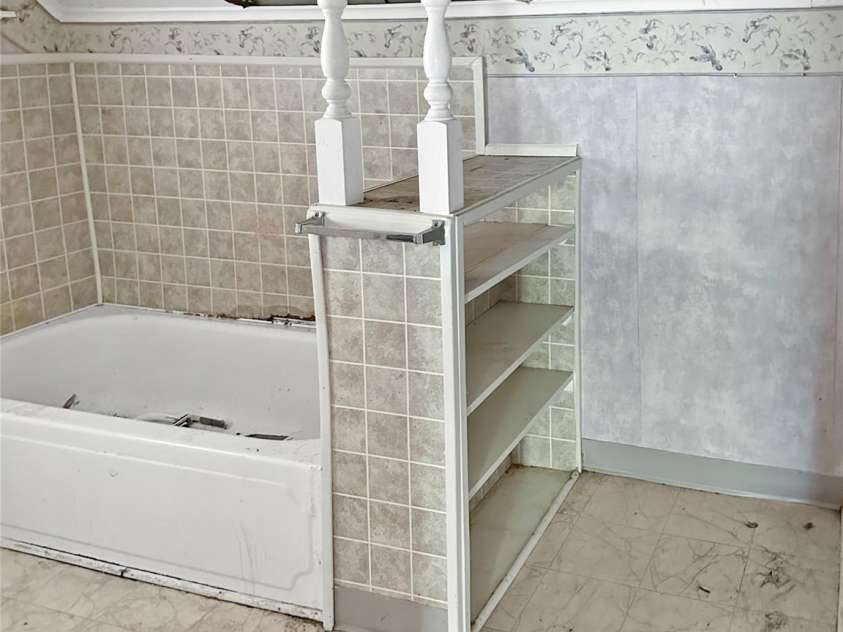 208 Main Street, Cleveland, NC 27013.  MLS# CAR4256953, YatesRealty ID 4697. 