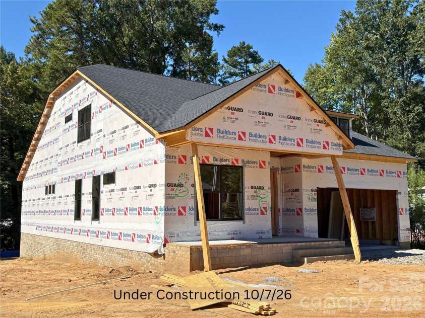 20397 Queens Street, Cornelius, NC 28031.  MLS# CAR4418125, YatesRealty ID 46972. 