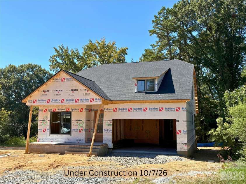 20397 Queens Street, Cornelius, NC 28031.  MLS# CAR4418125, YatesRealty ID 46972. 
