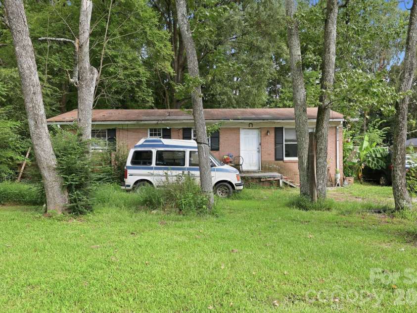 3715 Patricia Drive, Concord, NC 28027.  MLS# CAR4418110, YatesRealty ID 46978. 