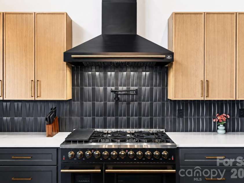 75 Boone Trail, Weaverville, NC 28787.  MLS# CAR4417076, YatesRealty ID 46979. Cooking in this kitchen will be a joy for the home chef