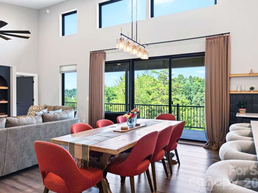 75 Boone Trail, Weaverville, NC 28787.  MLS# CAR4417076, YatesRealty ID 46979. Open-concept layout with soaring 16-foot ceilings