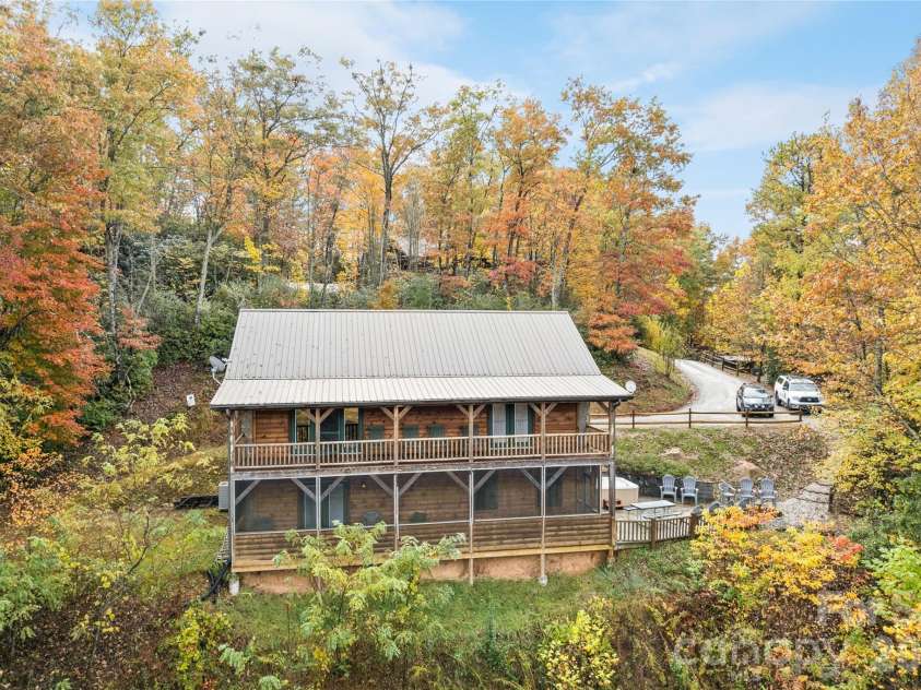 235 Soaring Eagle Road, Bryson City, NC 28713.  MLS# CAR4316418, YatesRealty ID 4698. 4 Bedroom, 2.5 Bath, fully furnished, turnkey opportunity with incredible rental potential!