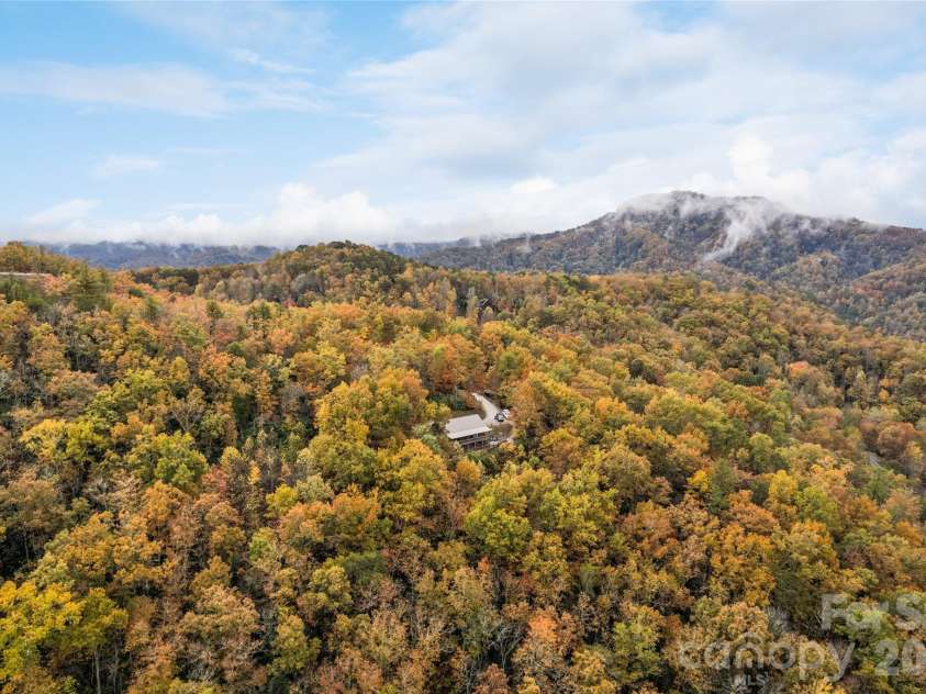 235 Soaring Eagle Road, Bryson City, NC 28713.  MLS# CAR4316418, YatesRealty ID 4698. The Hawk's View, located at 235 Soaring Eagle Rd in Bryson City, NC 