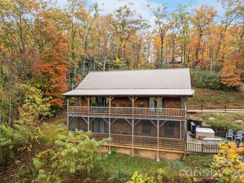235 Soaring Eagle Road, Bryson City, NC 28713.  MLS# CAR4316418, YatesRealty ID 4698. Turn this cabin into your Smoky Mountain retreat and rental investment property with this plug and play STR rental opportunity