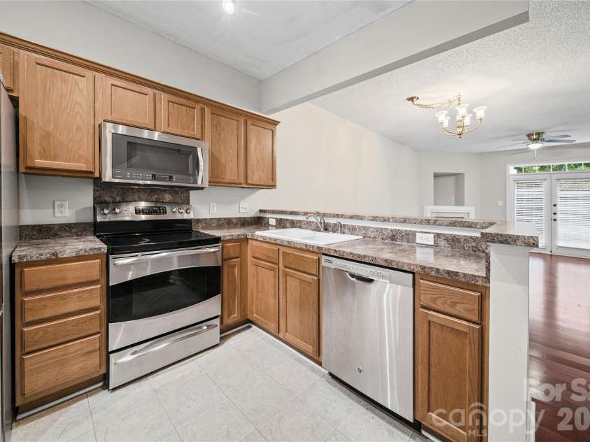 1338 Anthem Court, Charlotte, NC 28205.  MLS# CAR4412279, YatesRealty ID 46980. 