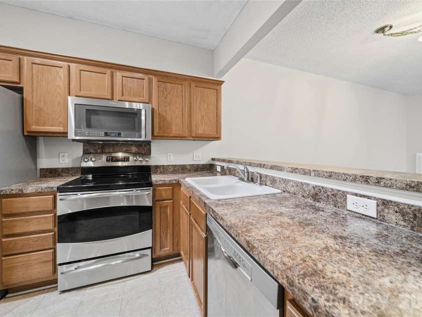 1338 Anthem Court, Charlotte, NC 28205.  MLS# CAR4412279, YatesRealty ID 46980. 