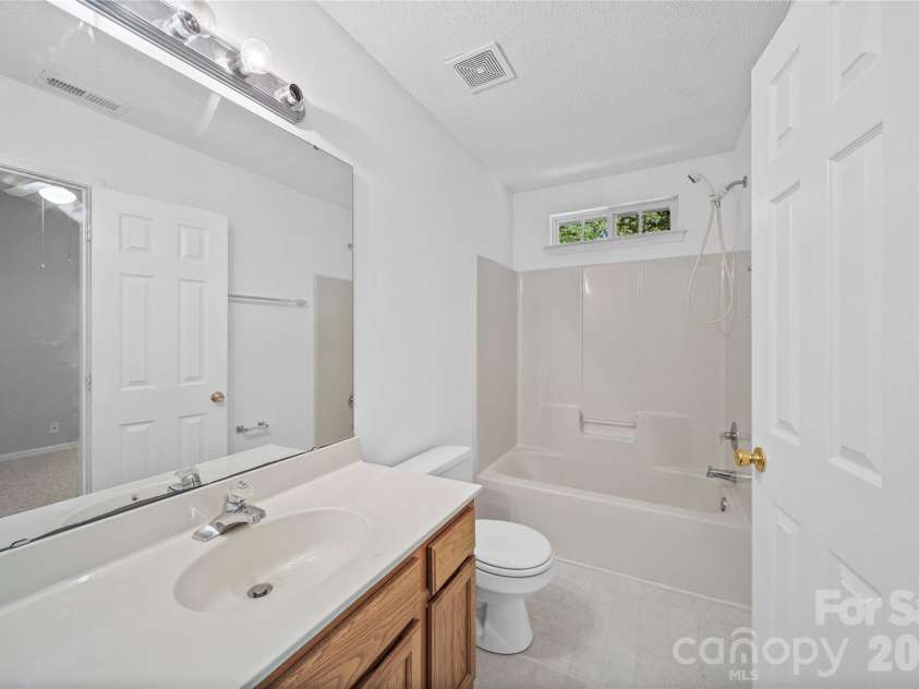 1338 Anthem Court, Charlotte, NC 28205.  MLS# CAR4412279, YatesRealty ID 46980. 