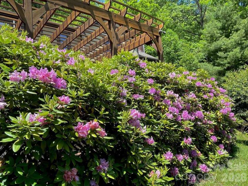 474 Scenic Circle, Waynesville, NC 28786.  MLS# CAR4418559, YatesRealty ID 46982. 