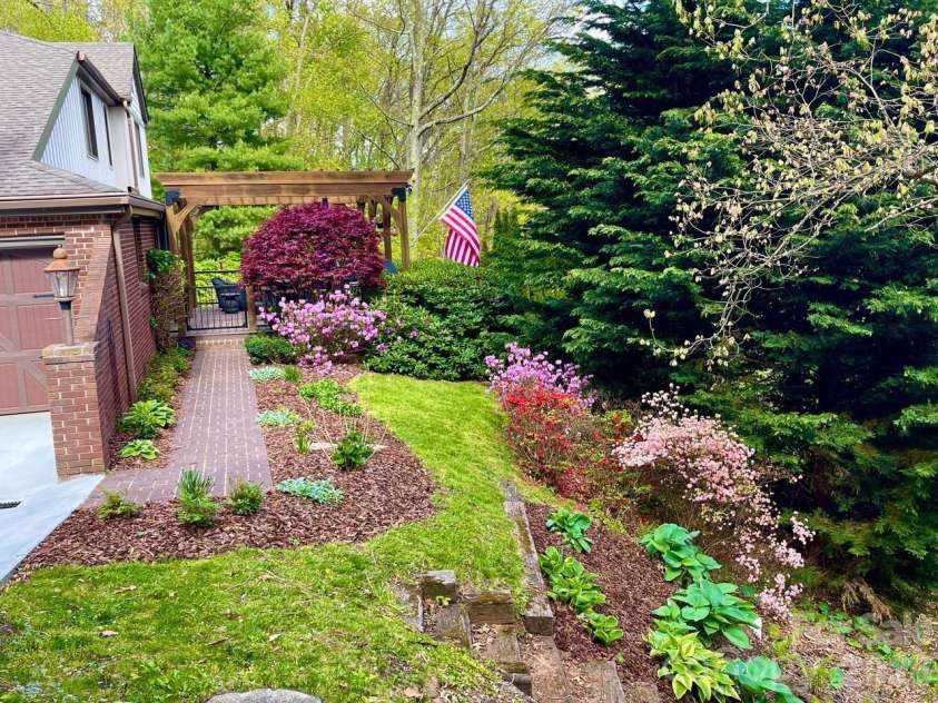 474 Scenic Circle, Waynesville, NC 28786.  MLS# CAR4418559, YatesRealty ID 46982. 