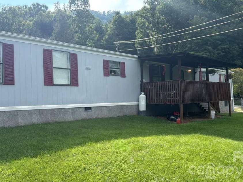 574 and 576 Paint Fork Road, Barnardsville, NC 28709.  MLS# CAR4418106, YatesRealty ID 46983. 576 Paint Fork