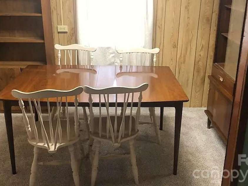 574 and 576 Paint Fork Road, Barnardsville, NC 28709.  MLS# CAR4418106, YatesRealty ID 46983. Dinning area in 574