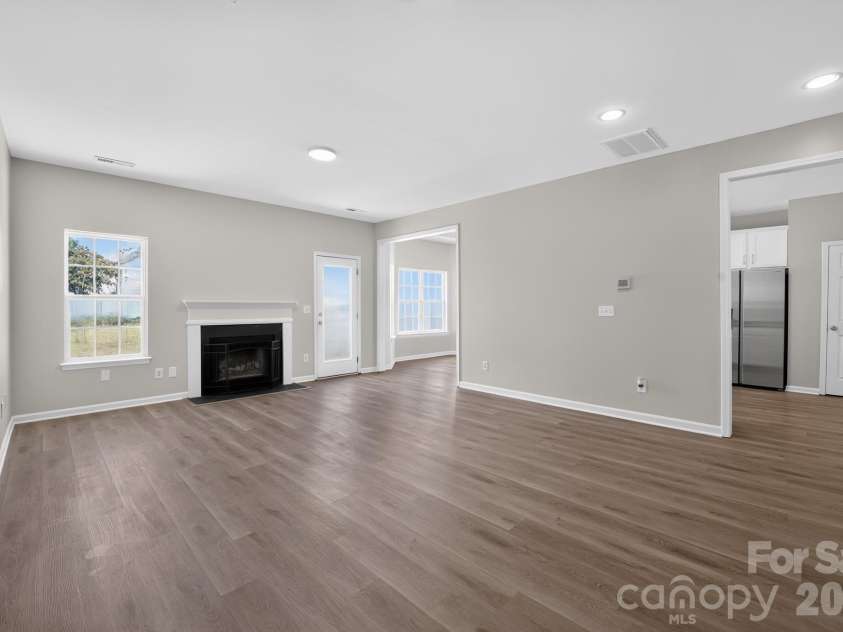 3006 Royal Troon Drive, Matthews, NC 28104.  MLS# CAR4418577, YatesRealty ID 46988. 