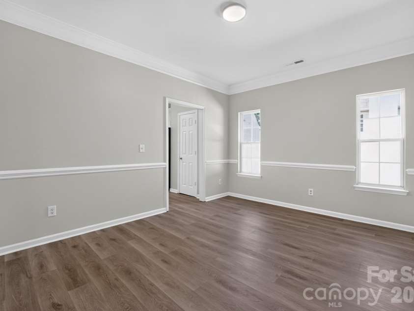 3006 Royal Troon Drive, Matthews, NC 28104.  MLS# CAR4418577, YatesRealty ID 46988. 