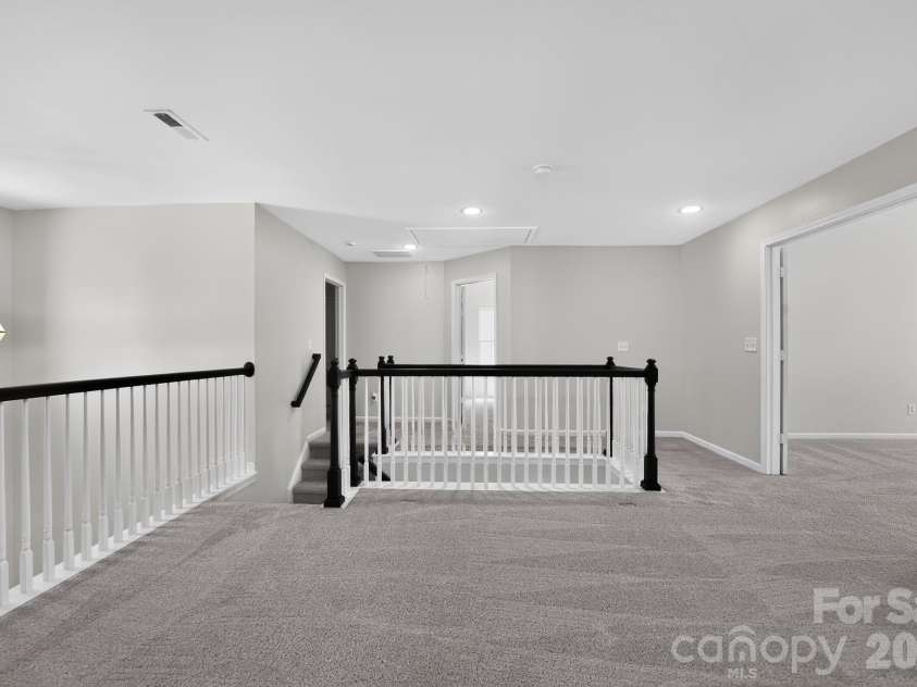 3006 Royal Troon Drive, Matthews, NC 28104.  MLS# CAR4418577, YatesRealty ID 46988. 