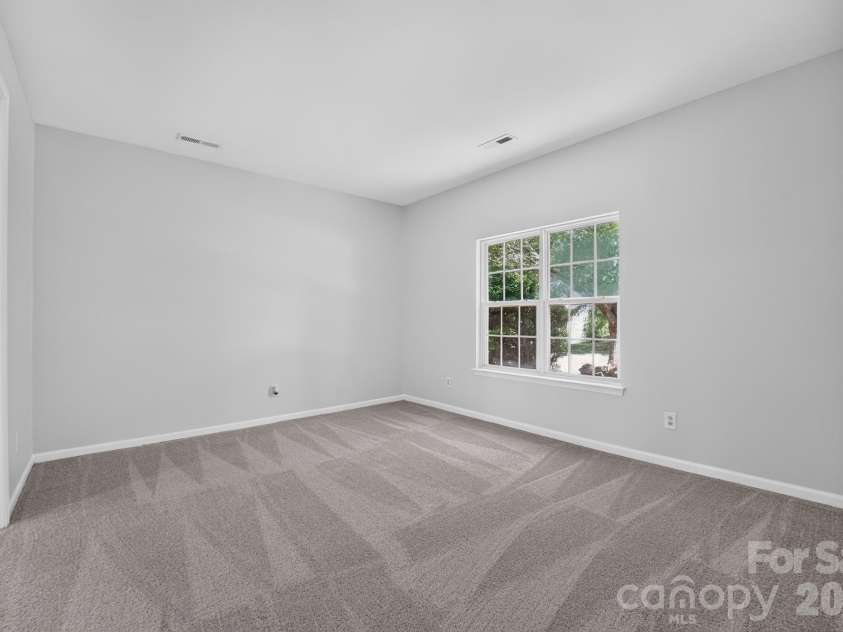 3006 Royal Troon Drive, Matthews, NC 28104.  MLS# CAR4418577, YatesRealty ID 46988. 