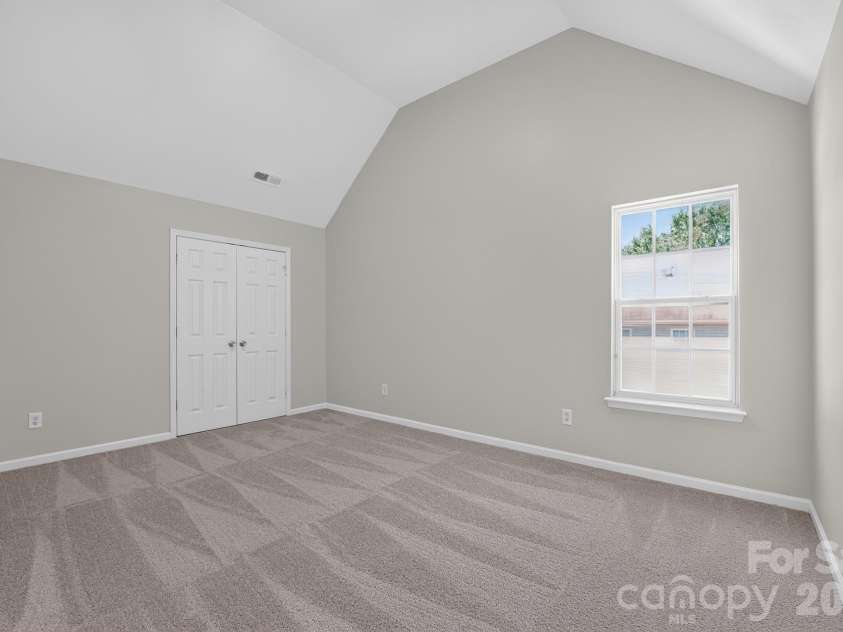 3006 Royal Troon Drive, Matthews, NC 28104.  MLS# CAR4418577, YatesRealty ID 46988. 