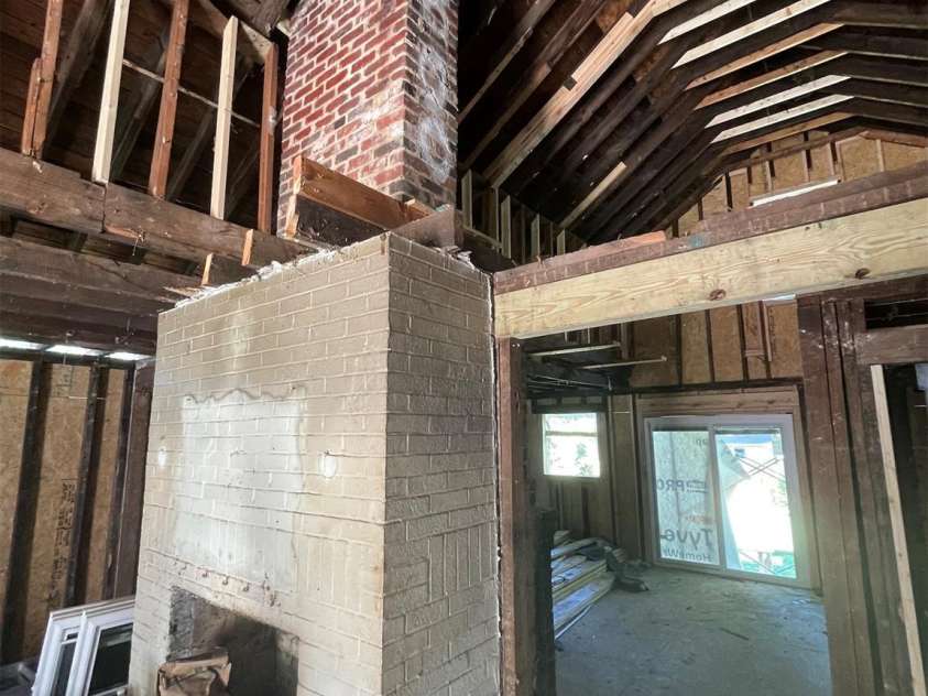 1804 Kennesaw Drive, Charlotte, NC 28216.  MLS# CAR4418672, YatesRealty ID 46989. 