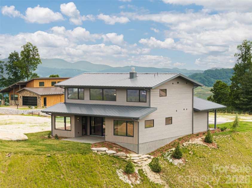 24 Watchman Drive, Hendersonville, NC 28791.  MLS# CAR4215455, YatesRealty ID 4699. Gorgeous Long-Range Mountain Views! 