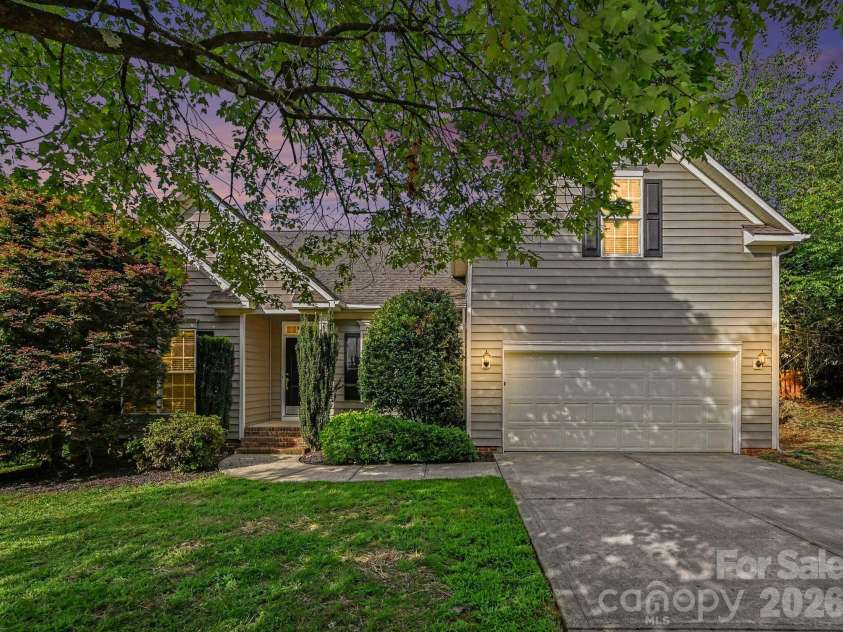 400 Amersham Lane, Waxhaw, NC 28173.  MLS# CAR4418171, YatesRealty ID 46990. 