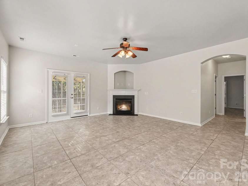 400 Amersham Lane, Waxhaw, NC 28173.  MLS# CAR4418171, YatesRealty ID 46990. 