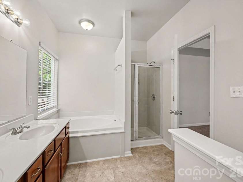 400 Amersham Lane, Waxhaw, NC 28173.  MLS# CAR4418171, YatesRealty ID 46990. 