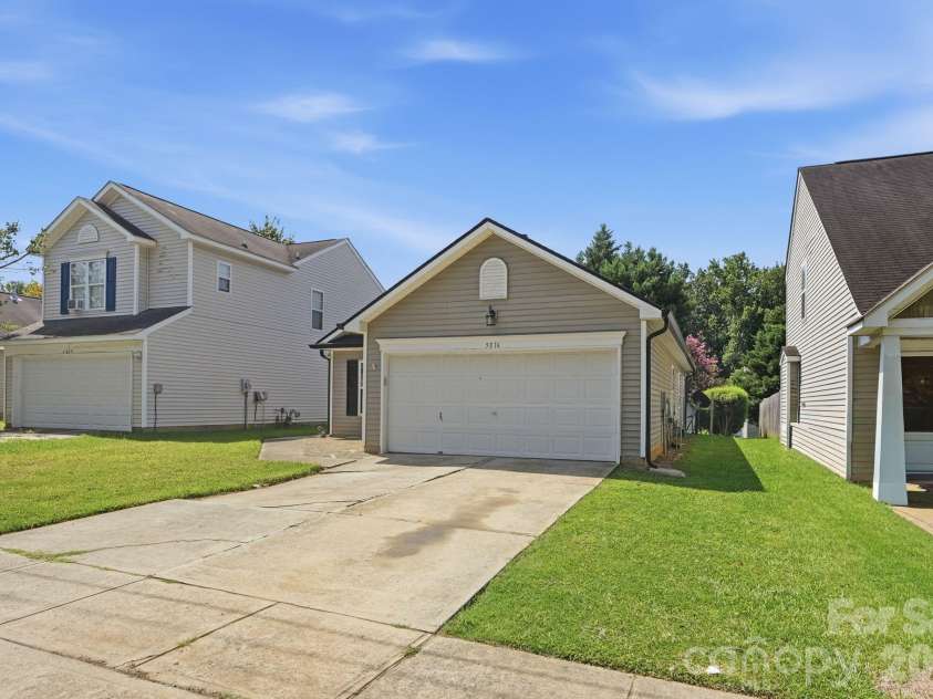 5816 Wallace Avenue, Charlotte, NC 28212.  MLS# CAR4418363, YatesRealty ID 46991. 