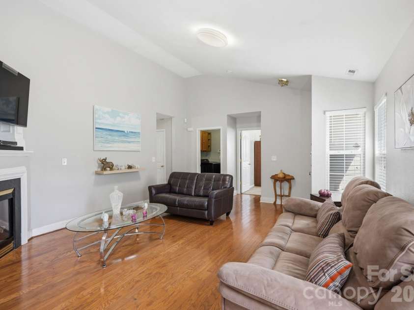 5816 Wallace Avenue, Charlotte, NC 28212.  MLS# CAR4418363, YatesRealty ID 46991. 