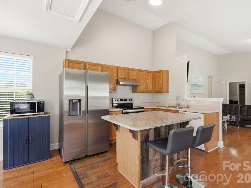 5816 Wallace Avenue, Charlotte, NC 28212.  MLS# CAR4418363, YatesRealty ID 46991. 