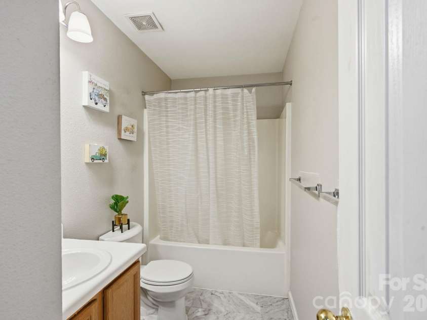 5816 Wallace Avenue, Charlotte, NC 28212.  MLS# CAR4418363, YatesRealty ID 46991. 