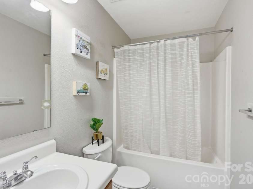 5816 Wallace Avenue, Charlotte, NC 28212.  MLS# CAR4418363, YatesRealty ID 46991. 