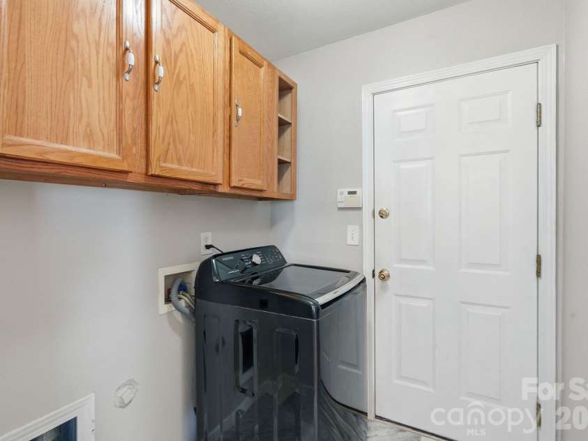 5816 Wallace Avenue, Charlotte, NC 28212.  MLS# CAR4418363, YatesRealty ID 46991. 