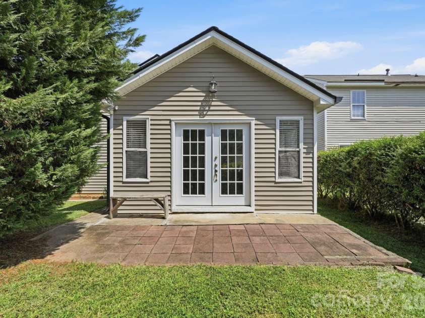 5816 Wallace Avenue, Charlotte, NC 28212.  MLS# CAR4418363, YatesRealty ID 46991. 