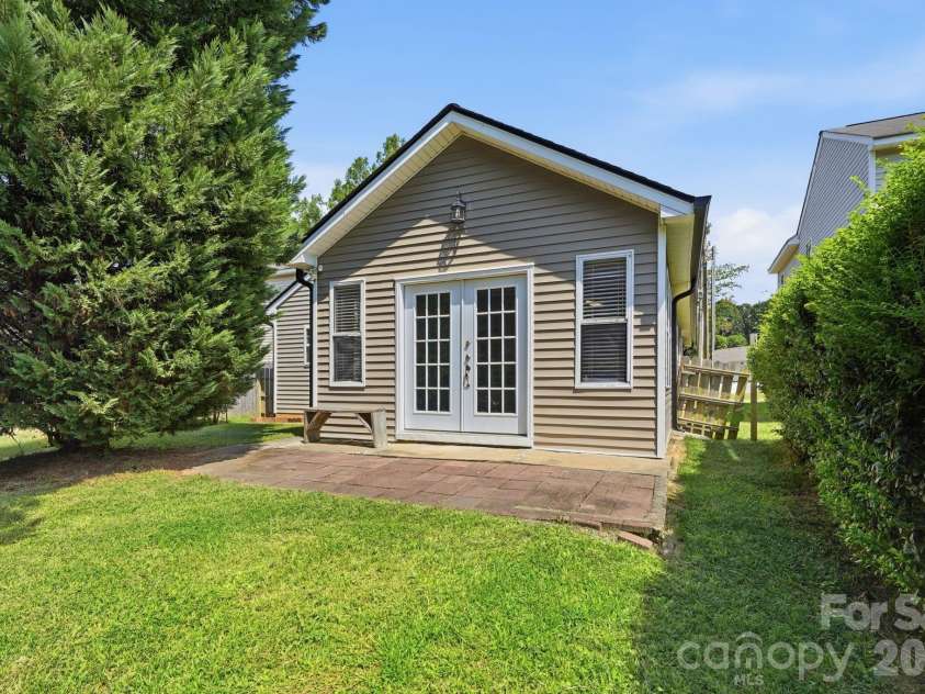 5816 Wallace Avenue, Charlotte, NC 28212.  MLS# CAR4418363, YatesRealty ID 46991. 