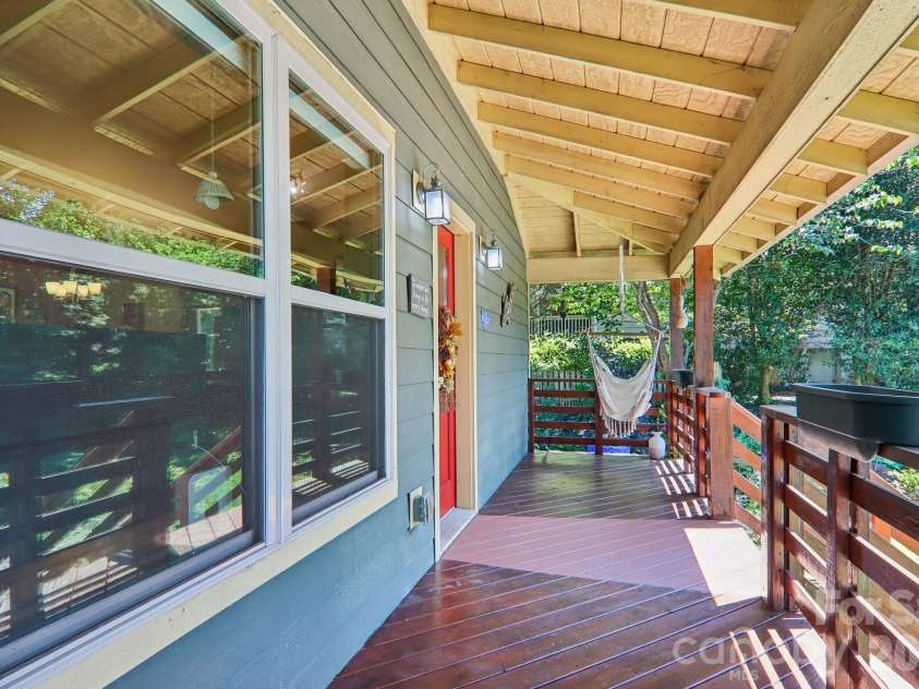 137 Sulphur Springs Road, Asheville, NC 28806.  MLS# CAR4417643, YatesRealty ID 46992. 