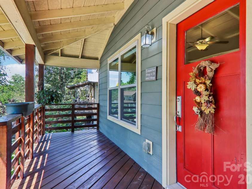 137 Sulphur Springs Road, Asheville, NC 28806.  MLS# CAR4417643, YatesRealty ID 46992. 