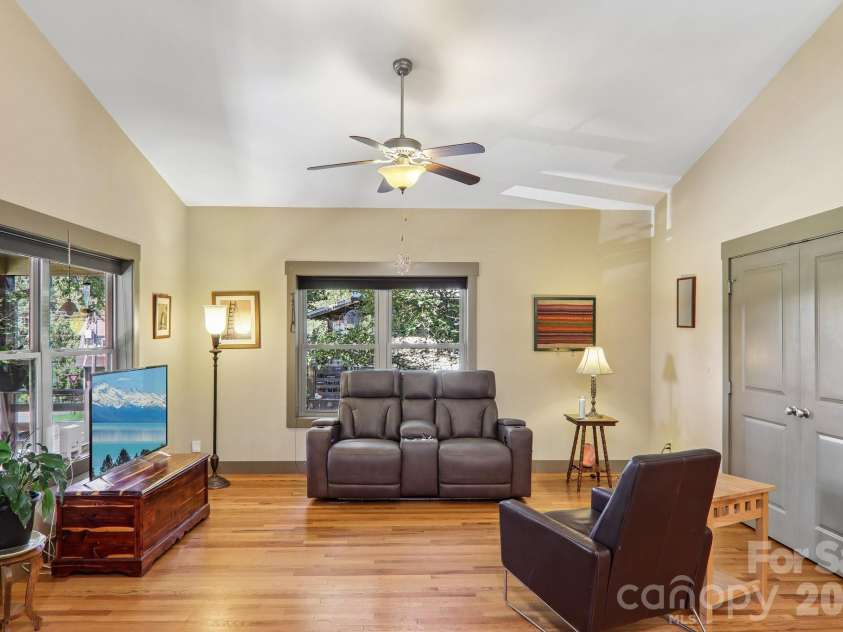 137 Sulphur Springs Road, Asheville, NC 28806.  MLS# CAR4417643, YatesRealty ID 46992. 